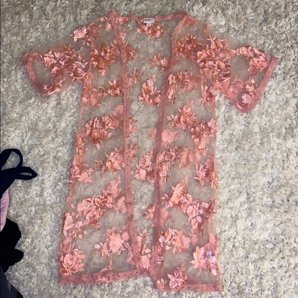 Lularoe pink lace and floral kimono robe